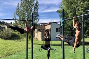 Stazione di allenamento all'aperto presso il parco del Mulino Sapignoli