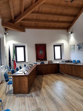 Sala consiglio Torriana piccola.jpg